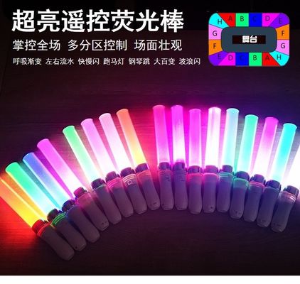 Braccialetti di plastica illuminanti per tutti i vostri bisogni di festa