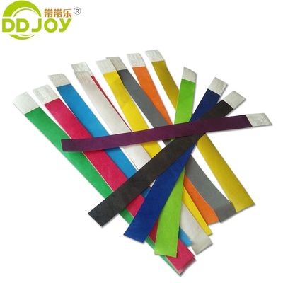 Braccialetti di carta personalizzati da 3/4 pollici a colori solidi per l'ammissione al Club VIP agli eventi