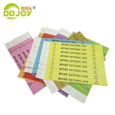 Braccialetti di carta personalizzati da 3/4 pollici a colori solidi per l'ammissione al Club VIP agli eventi