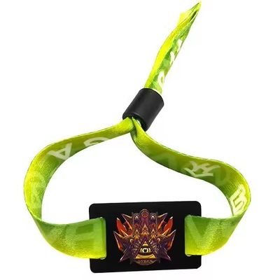Braccialetti RFID stampati su misura in tessuto satinato per l'identificazione di eventi e festival