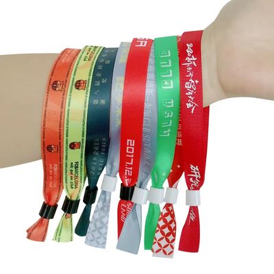 Braccialetti RFID stampati su misura in tessuto satinato per l'identificazione di eventi e festival