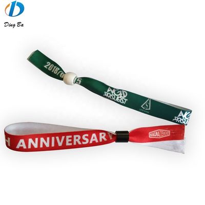 Braccialetti in tessuto per feste perfetti per la promozione