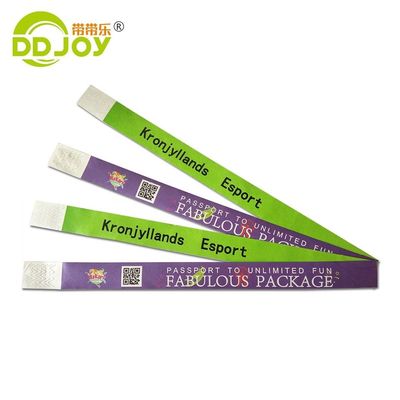 Braccialetti a colori solidi per feste e feste