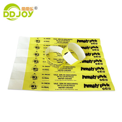 Vendite in grosso Braccialetto Tyvek personalizzato con finitura di verniciatura e etichette